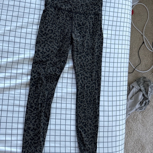 ATHLETA LEGGINGS - Picture 1 of 2